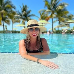 Meet your Posher, Amy